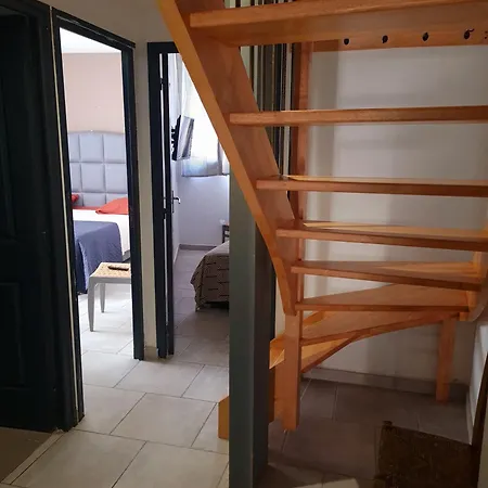 Holiday home Maison De Village, Clim Bernis