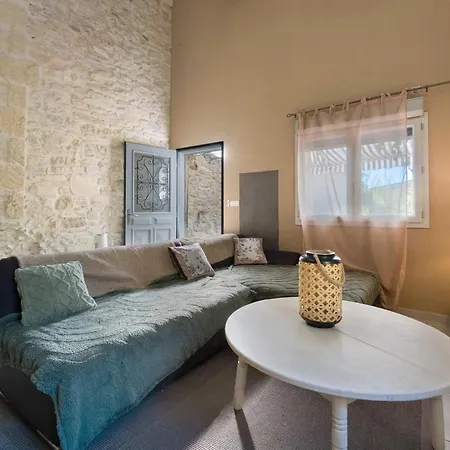 Maison De Village, Clim Holiday home