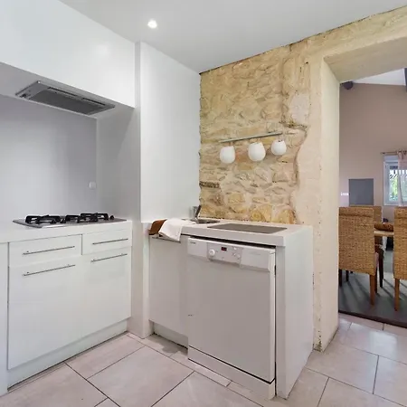Maison De Village Hébergement de vacances Bernis